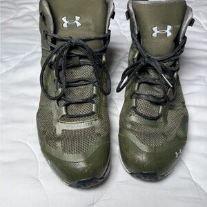 🔥 Under Armour Men’s Charged Core Mid Boots Gore-Tex — Size 9 — OD Green 🔥